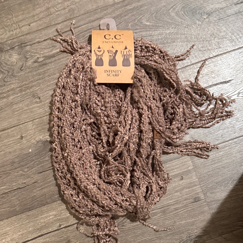 C.C. Exclusives Taupe Chunky Knit Infinity Scarf w/ Fringe NWT